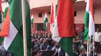 कांके: रांची के किशोरगंज स्थित एलपी पब्लिक स्कूल में चलाया गया तिरंगा सम्मान समारोह और नशा के खिलाफ अभियान