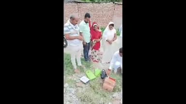 खोदावंदपुर: उत्क्रमित मध्य विद्यालय कन्या बजही में जिला पार्षद ने शौचालय का किया शिलान्यास