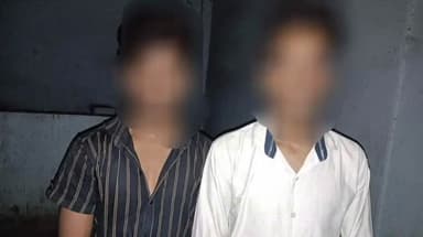 बक्सर: शराब तस्करों को पुलिस ने रंगे हाथ किया गिरफ्तार, डुमरांव थाना क्षेत्र से हुई गिरफ्तारी