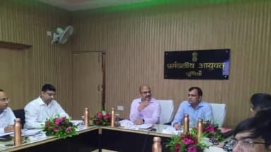 पूर्णिया पूर्व: पंचायती राज विभाग के अपर मुख्य सचिव की अध्यक्षता में पूर्णिया प्रमंडलीय कार्यालय की सभाकक्ष में आयोजित हुई समीक्षा बैठक