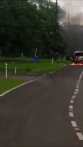 सागर नगर: कैंट इलाके में बच्चों से भरे स्कूली वैन में लगी आग, स्कूली बच्चों को वाहन से सुरक्षित बाहर निकाला गया