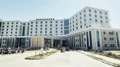 रायबरेली: स्वास्थ्य सेवाएँ प्रभावित करने वाले आउट सोर्स कर्मियों पर गिरेगी गाज, एम्स प्रशासन ने निकासी की दिशा में उठाया कदम