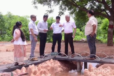 ग्वालियर गिर्द: सिरोल पहाडी पर बनेगी नक्षत्र वाटिका, प्रशासनिक अधिकारियों ने किया पौधारोपण