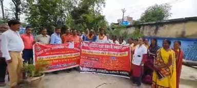 जहानाबाद: बिहार राज्य अराजपत्रित कर्मचारी महासंघ का जत्था पहुंचा शहर, सदर अस्पताल में कर्मचारियों ने अपनी मांग को लेकर की नारेबाजी