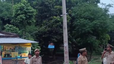 मिल्कीपुर: प्रभारी निरीक्षक कुमारगंज ने बीसापुर चौराहा को किया हाईटेक,जन सहयोग से लगाया गया सीसीटीवी कैमरा