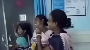 पालीगंज: पालीगंज अनुमंडल अस्पताल में 9 सूत्रीयों मांगों को लेकर प्रदर्शन कर रहे आशा कार्यकर्ताओं के साथ अभद्र व्यवहार का आरोप