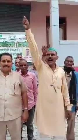 सलोन: नसीराबाद के शिव मंदिर पर किसान कल्याण एशोसियेशन अराजनैतिक गुट के पदाधिकारियों ने की मासिक बैठक