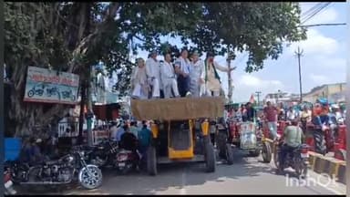 मुज़फ्फरनगर: भाकियू की ट्रैक्टर तिरंगा यात्रा में योगी बाबा का बुलडोजर बना आकर्षण का केंद्र, लोगों की देखने को लगी