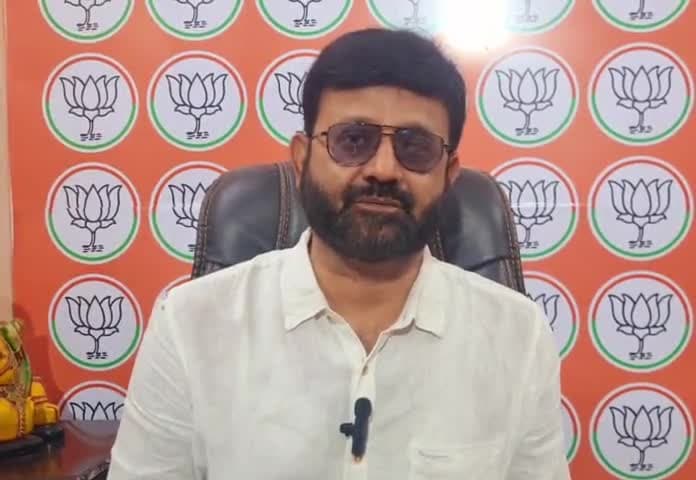 बिना नियोजन नीति और 1932 खतियान लागू किए हेमंत सरकार कैसे 35000 नियुक्ति करेगी?
भूमिपुत्रो के साथ छलावा
#60_40_नाय_चलतो