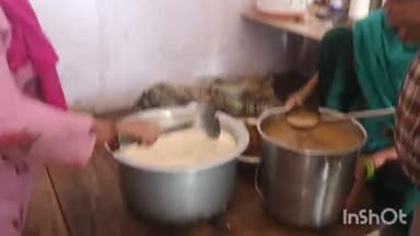 आगरा: अछनेरा कस्तूरबा बालिका विद्यालय की स्थिति को को देख डिप्टी डायरेक्टर  ने वार्डन सहित समस्त स्टाफ को लगाई फटकार।