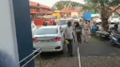 बिक्रम: पालीगज अस्पताल रोड पर अवैध ढंग से टिकट बेचने वाले दुकानदार को RPF पुलिस ने किया गिरफ्तार, लैपटॉप सहित अन्य सामग्री जब्त