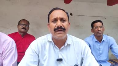 हज़ारीबाग: प्रधान डाकघर में अखिल भारतीय ग्रामीण डाक सेवक संघ ने दिया एक दिवसीय धरना