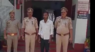 पैलानी: लोमर तिराहे से गैंगस्टर अपराधी को पुलिस ने किया गिरफ्तार, मुखबिर की सूचना पर हुई गिरफ्तारी