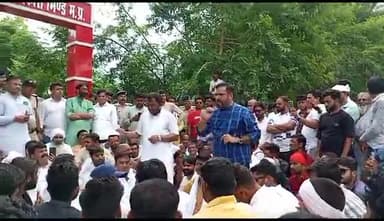 भिंड कलेक्ट्रेट परिसर का घेराव कर गुर्जर समाज ने अपनी अस्मिता अपने स्वाभिमान (गुर्जर) की रक्षा के लिए मांग की,,,,