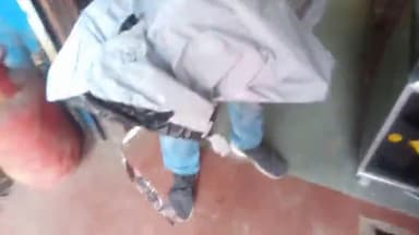 मोहनलालगंज: ऑनलाइन शॉपिंग के जरिए गोसाईगंज के स्थानीय पत्रकार ने मंगवाई चप्पल, कूरियर आया तो निकले दफ्ती के टुकड़े