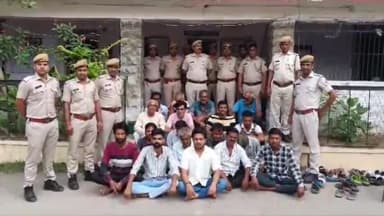 चित्तौड़गढ़: अपराधियों की धरपकड़ में जिला पुलिस की एक और बड़ी कार्यवाही।
जिले भर में दबिश देकर 296 आरोपी गिरफ्तार।