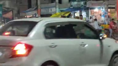 शाहगंज: जैसीज चौक पर बाइक चलाते हुए मोबाइल पर बात करना युवक को पड़ा भारी पुलिस ने काटा ई चालान अन्य बाइक चलाने वाले में मचा हड़क