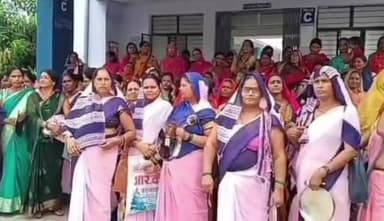 उचकागांव: उचकागांव में एक माह से चल रहे आशा कार्यकर्ताओं की हड़ताल पर लगा विराम