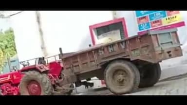 मोठ: पुलिस ने खिरिया घाट से अवैध रूप से बालू का उठाव कर रहे ट्रैक्टर को किया जब्त