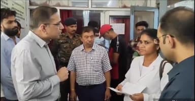 पन्ना: जिला चिकित्सालय पन्ना में 3 घंटे से प्रसूता महिला को नही मिलो 108 एम्बुलेंस वाहन कलेक्टर ने लापरवाही पर की कार्यवाही।