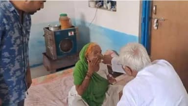 होशंगाबाद नगर: शहर के वार्ड नंबर 13 में घायल कार्यकर्ताओं को देखने पहुंचे विधायक डॉक्टर सीतासरन शर्मा आर्थिक सहायता भी करेंगे प्रदान