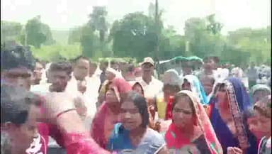 सागर नगर: सागर-खुरई रोड पर प्रधानमंत्री नरेंद्र मोदी की आम सभा में जा रही एक बस की टक्कर से हफसिली निवासी एक व्यक्ति की हुई मौत