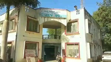 सागर नगर: सिविल लाइन थाना क्षेत्र में आर्ट एण्ड कॉमर्स कॉलेज के पास स्ट्रीट लाइट का काम करते समय करंट लगने से मजदूर की हुई मौत