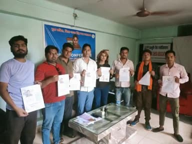 सुपर शक्ति सी एप को किया लॉन्च 

#Shakti_Super_SHE
उधम सिंह नगर के किच्छा विधान सभा नगर कांग्रेस कार्यालय में आज भारतीय 
युवा कांग्रेस के #सुपर_शक्ति_सी एप की लॉन्चिंग कर प्रेस वार्ता की