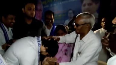 बड़े भाई आकाश आनंद जी का वरिष्ठ कार्यकर्ताओं के साथ संवाद।
#bsp #bhopal #mp