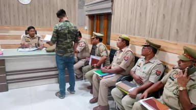 मुरादाबाद: क्षेत्राधिकारी ठाकुरद्वारा ने ठाकुरद्वारा थाने पर उपस्थित उप निरीक्षक का लिया ओआर लेकर प्रचलित विवेचनाओ की समीक्षा