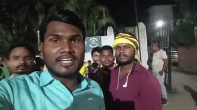 अंबिकापुर:- गांधीनगर थाने में आदिवासी युवक को पीटा गया जिसको लेकर आदिवासियों युवक ने सांकेतिक प्रदर्शन किया ,, कृष्ण नारायण प्रताप चेरवा से बातचीत