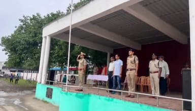 गोपालगंज: 15 अगस्त की तैयारियों को लेकर  DM, SP, SDM और SDPO सहित सभी आला अधिकारियों ने मिंज स्टेडियम का लिया जायजा