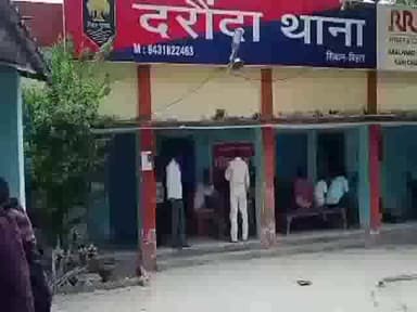 दरौंधा: दरौंदा बाजार में शराब पीकर हंगामा कर रहे एक नशेड़ी को पुलिस ने गिरफ्तार कर भेजा जेल