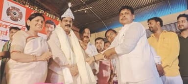 महर्षि विश्वामित्र की धरती पर क्रांतिवीर आनंद मोहन जी का स्वागत करते जदयू नेता रवि राज@समाजवाद।