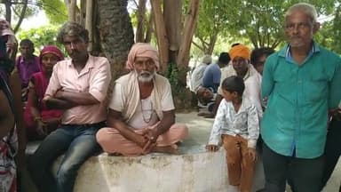 अतर्रा: सेमरिया रेलवे पटरी पर ट्रेन से कटकर युवक की हुई मौत, पुलिस ने करवाया पोस्टमार्टम