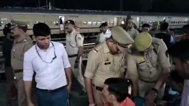 मुरादाबाद: 15 अगस्त पर सुरक्षा व्यवस्था के मद्देनजर एसएसपी ने भारी पुलिस बल के साथ मुरादाबाद रेलवे स्टेशन पर चलाया चेकिंग अभियान