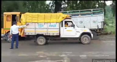 पन्ना: जिले में यातायात थाना पुलिस ने वाहन चेकिंग अभियान चलाकर 45 लोगों पर की चालानी कार्रवाई, ₹19300 का वसूला शमन शुल्क