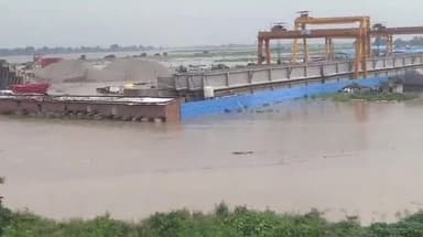 हरिद्वार: गंगा का जलस्तर बढ़ने से हरिद्वार बैरागी कैंप स्थित NHAI प्लांट में घुसा पानी, कर्मचारियों के फंसे होने की सूचना