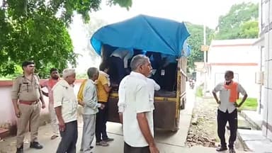 बिसौली: भटपुरा गांव के पास कार ने बाइक सवार 2 लोगों को टक्कर मारी एक की मौत एक घायल हुआ