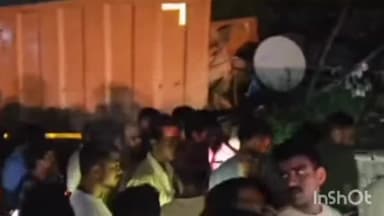 गोंडा: सर्कुलर रोड पर शहनाई मैरिज हॉल के पास देर रात बेकाबू ट्रक घर में घुसा,महिला समेत पांच लोग हुए घायल