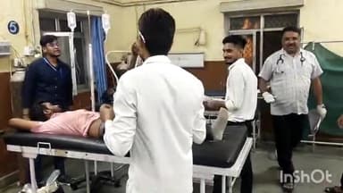 दौसा: पुलिस लाइन के पास अज्ञात वाहन की टक्कर से बाइक सवार तीन लोग हुए घायल, अस्पताल में भर्ती