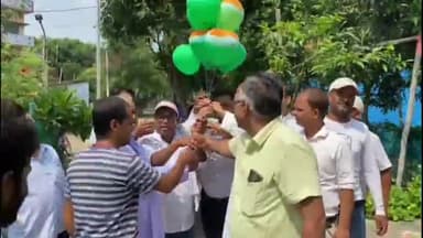 बिक्रम: विक्रम प्रखंड के पत्रकारों ने 15 अगस्त स्वतंत्रता दिवस के अवसर पर आकाश मे  गुब्बारे को उड़ाया गया