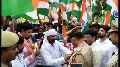 हमीरपुर: सुमेरपुर में व्यापार मंडल व ई-रिक्शा संघ द्वारा आयोजित तिरंगा रैली की थानाध्यक्ष व प्रभारी चिकित्सा अधिकारी ने की अगुवाई