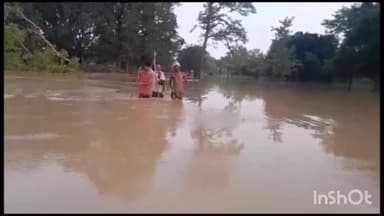 महसी: शिवपुर के बाद महसी ब्लाक क्षेत्र में बाढ़ का कहर जारी, दर्जनों गांव बाढ़ के पानी से घिरे, जनजीवन प्रभावित।