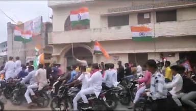 टीकमगढ़: नगर में भाजयुमो द्वारा निकाली गई तिरंगा बाइक रैली, हजारों की संख्या में कार्यकर्ता रहे मौजूद