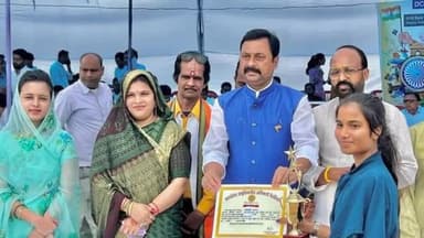 बैरसिया: दशहरा मैदान बैरसिया में आयोजित ध्वजारोहण कार्यक्रम में शामिल हुए भाजपा विधायक विष्णु खत्री