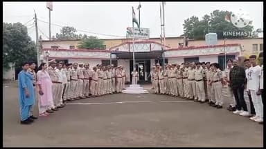 आगर: पुलिस अधिक्षक संतोष कोरी ने एसपी कार्यालय में किया ध्वजारोहण, और हर घर तिरंगा लहराने की आम लोगों से की अपील