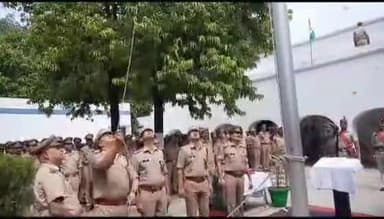 मुरादाबाद: पुलिस हेडक्वार्टर पर 15 अगस्त को लेकर कार्यक्रम आयोजित किया गया एसएसपी ने पहुंचकर झंडा रोपण किया