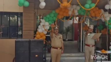 आगरा: एमजी रोड स्थित कोतवाली हरीपर्वत में 77वें स्वतंत्रता दिवस पर डीसीपी सिटी सूरज राय ने किया ध्वजारोहण
