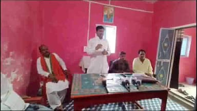 गौरिहार: सफाई कर्मियों ने वेतन वृद्धि की मांग को लेकर गौरिहार पंचायत में विधायक को मुख्यमंत्री के नाम ज्ञापन सौंपा